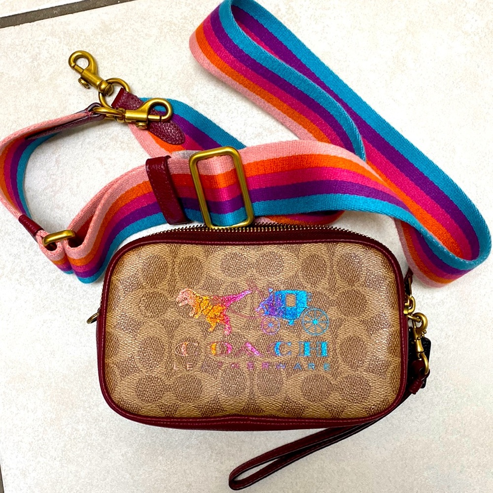 Coach clutch can be as cross body occasionally wear